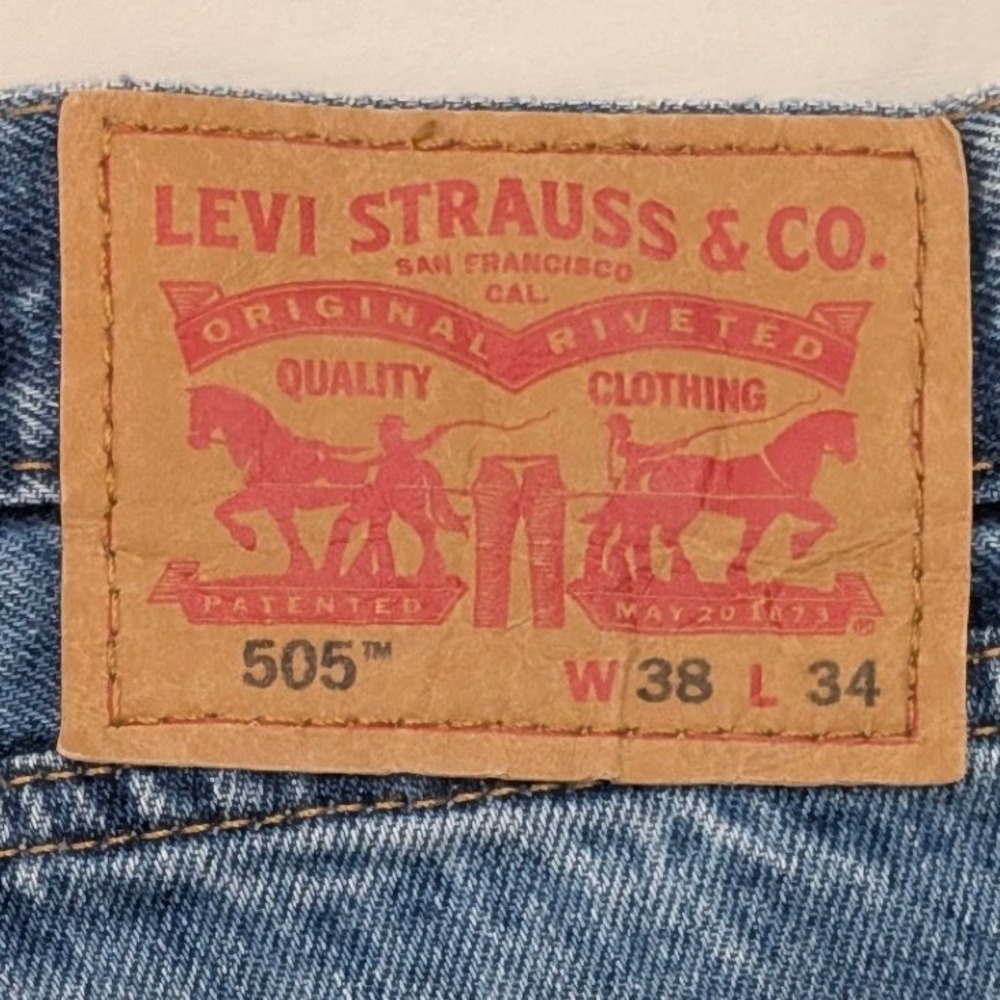 Levi's 505 Regular Fit Straight Leg Medium Wash Jeans W38 L34